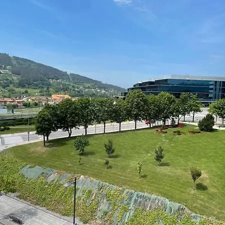 Apto Huca-prados Con Parking Lägenhet